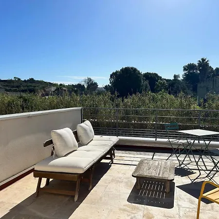 Maison Contemporaine Proche De La Villa